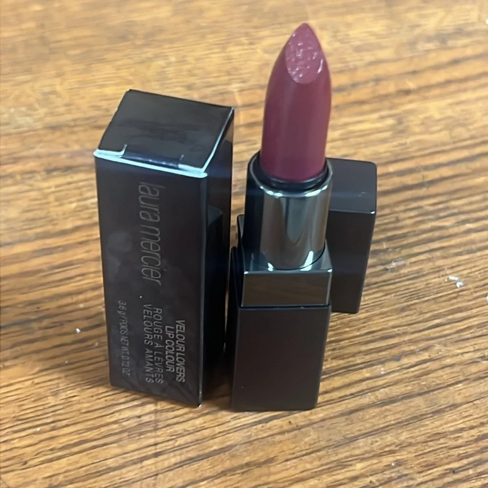 🌙💕Laura Mercier An Affair Velour Lovers Lipstick